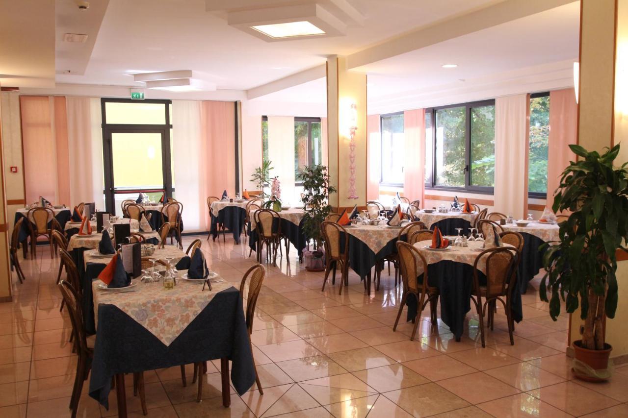 Hotel Colorado 里米尼 外观 照片