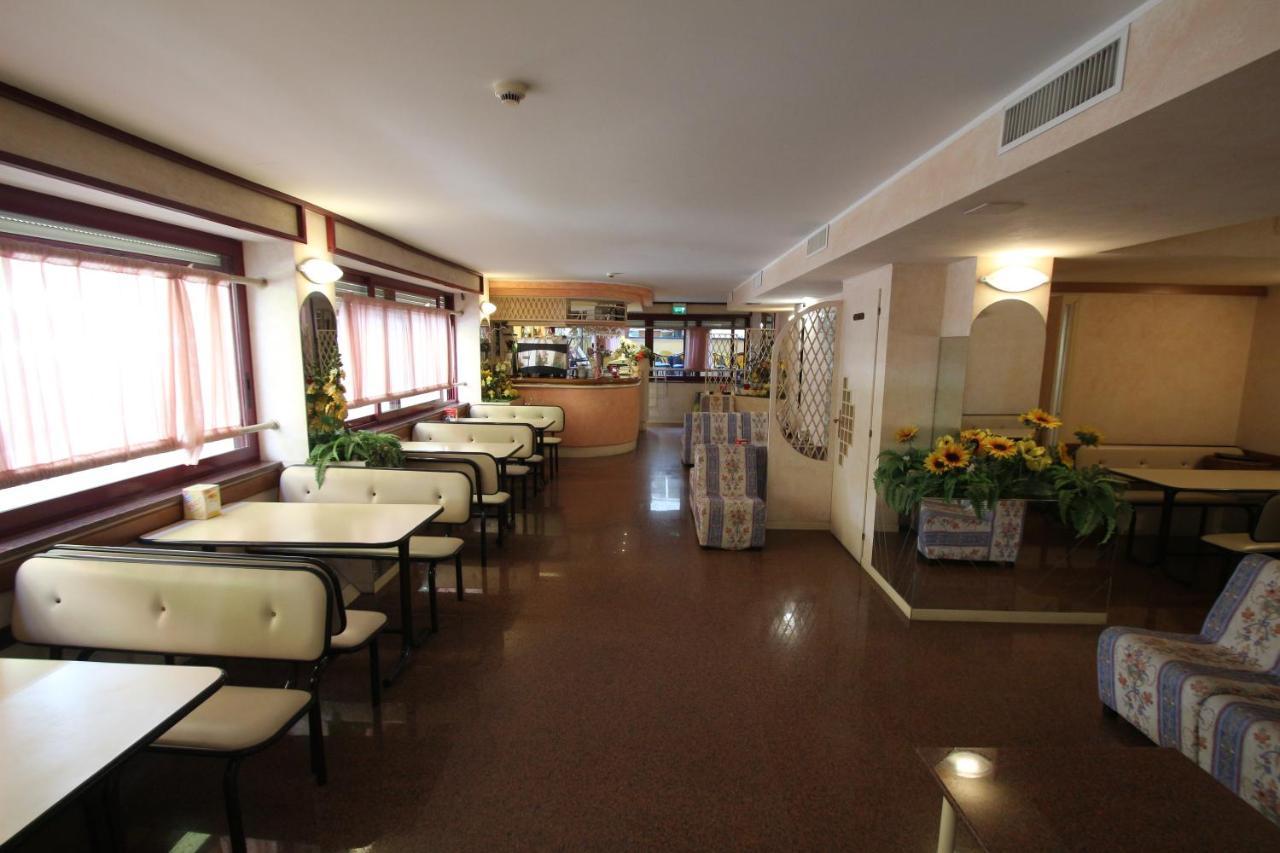 Hotel Colorado 里米尼 外观 照片
