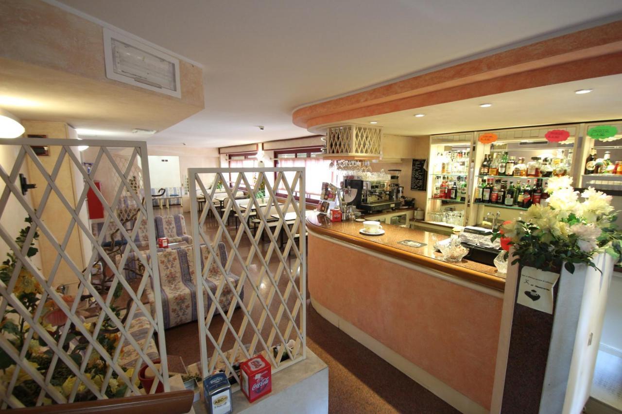 Hotel Colorado 里米尼 外观 照片