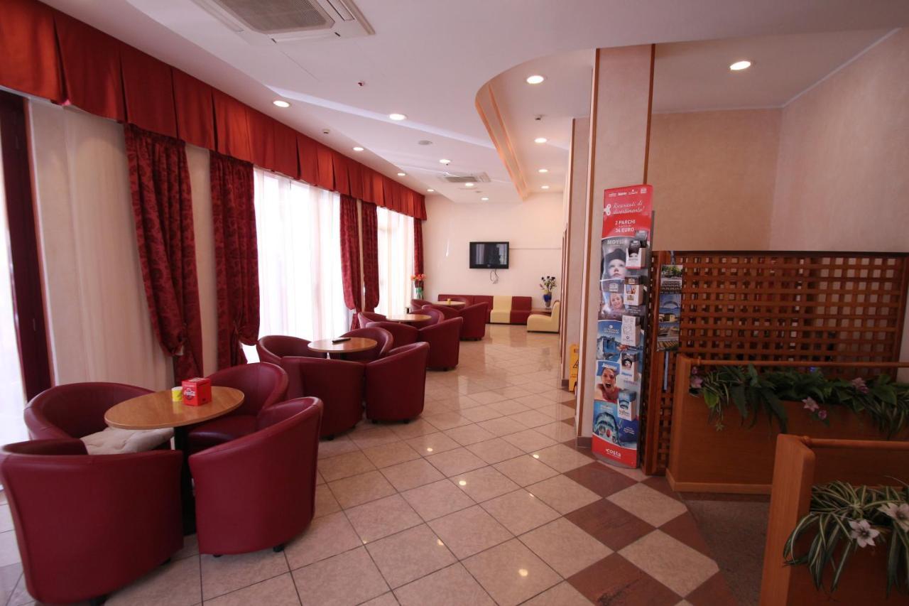 Hotel Colorado 里米尼 外观 照片