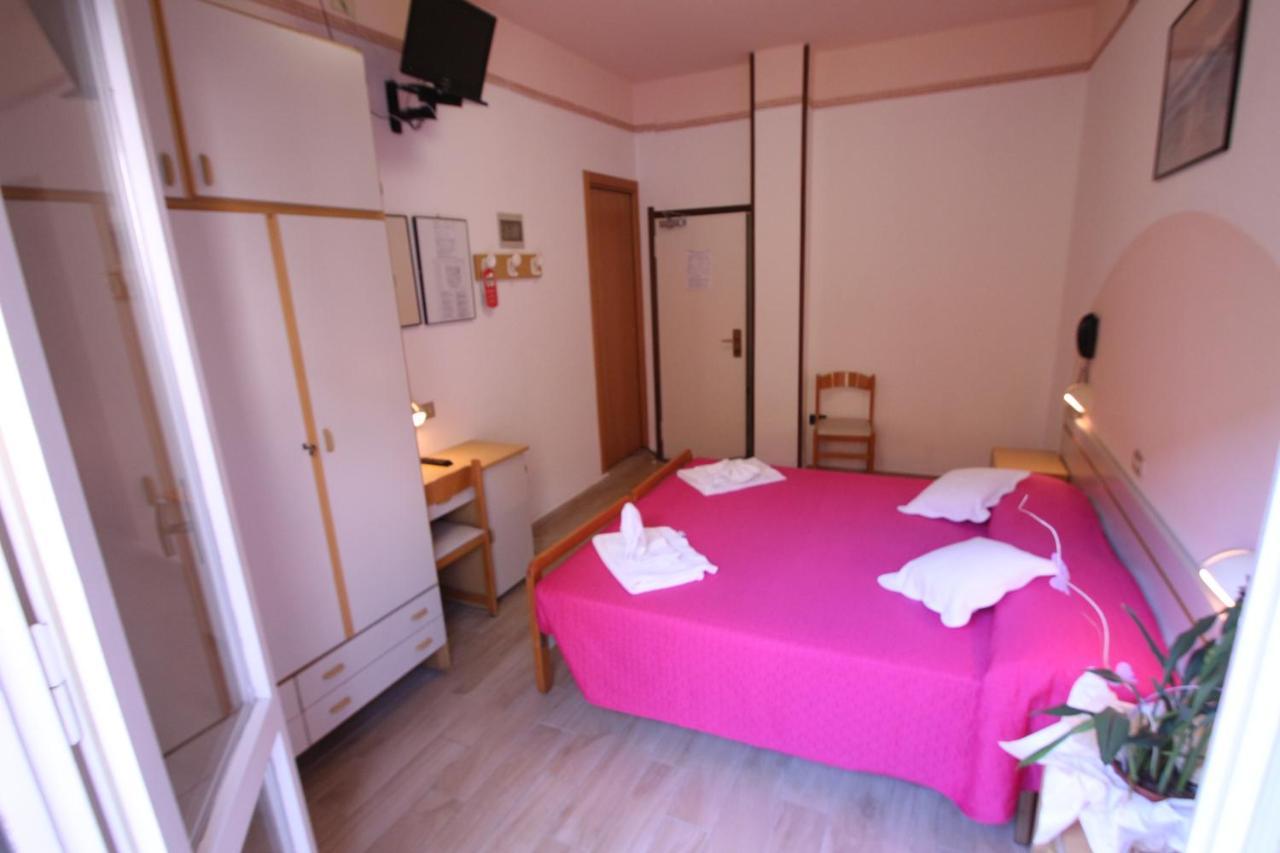 Hotel Colorado 里米尼 外观 照片