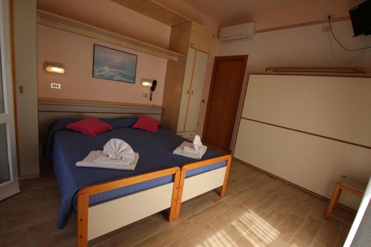 Hotel Colorado 里米尼 外观 照片