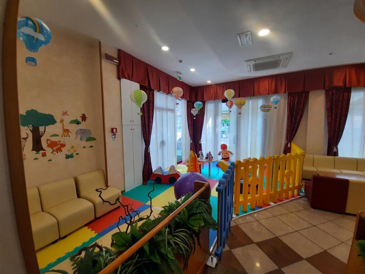 Hotel Colorado 里米尼 外观 照片