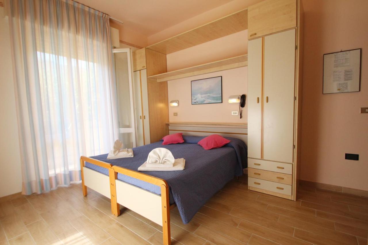 Hotel Colorado 里米尼 外观 照片